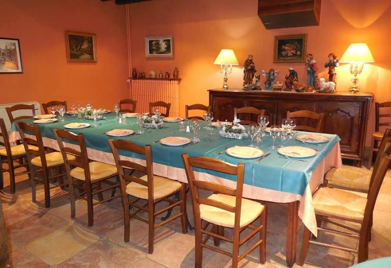 Le Lion Dor Hotel Restaurant A Salbris Restaurants
